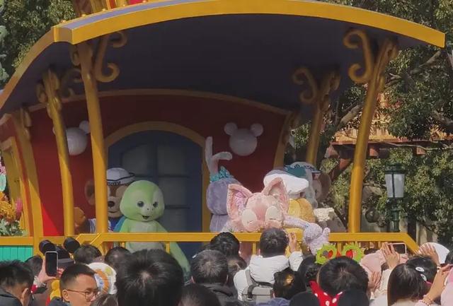 上海迪士尼比北京环球影城更好玩？去过全球迪士尼，才明白这一点