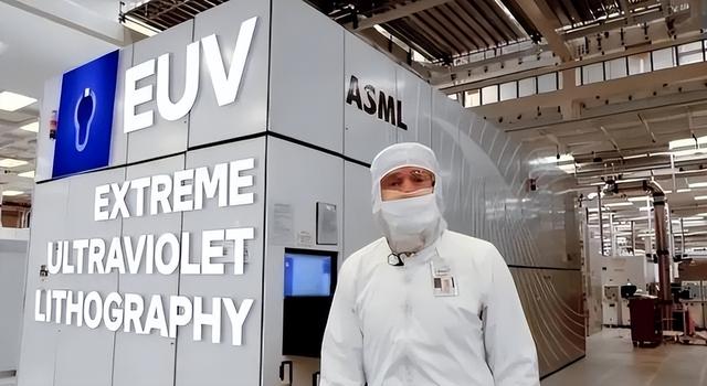 60台光刻机，1000亿元！荷兰正式表态	，外媒：ASML准备秋后算账了