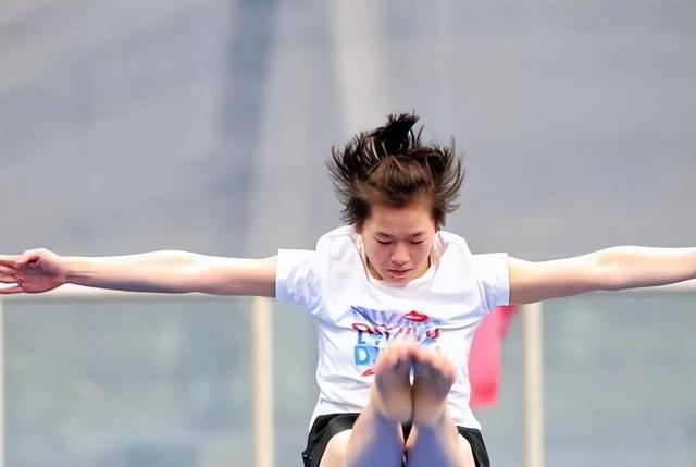 夺冠不到72小时	，央视3次点名全红婵，释放2大信号，果然不简单