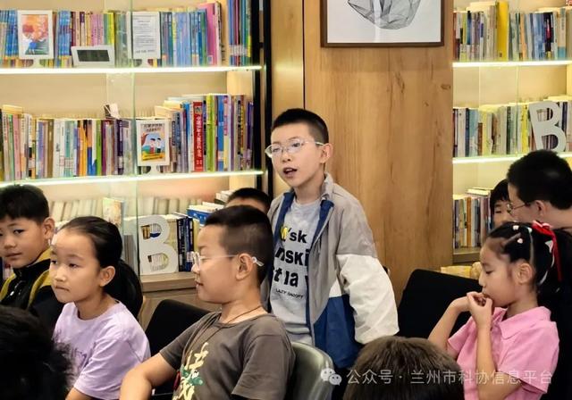【2025年甘肃省基层科普行动计划项目】城关区白银路街道甘家巷社区开展青少年AI与科技创新科普讲座