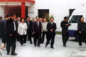 2001年，李鹏同志曾来秀山县考察，这些珍贵镜头，你见过吗？图片