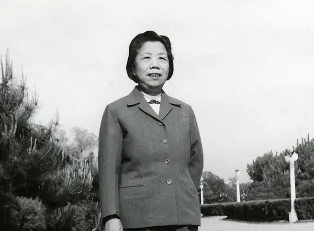 李鹏坦白和周恩来的真实关系：别人都说我是他的养子，这不正确
