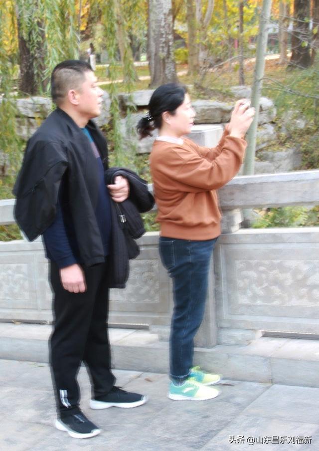 我在昌乐西湖公园拍到的游客