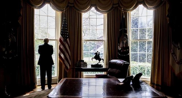 白宫外爆发枪击案，特朗普再陷“通俄门”