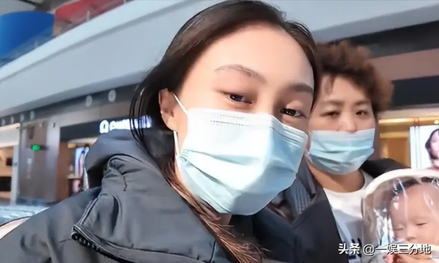 水均益跑泉州给女儿带娃	，和前妻罕见同框，主动搭话对方却不理他