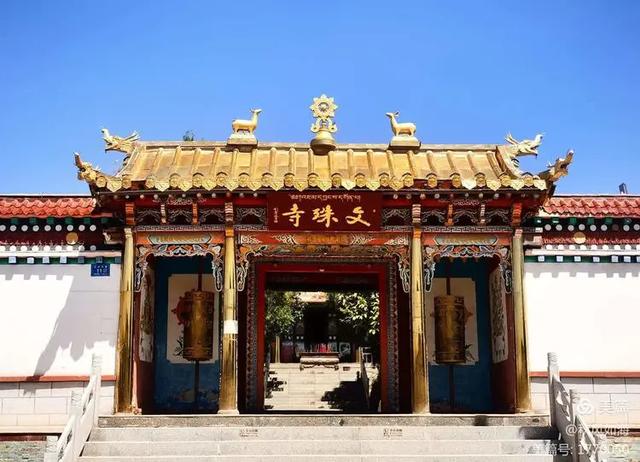 甘肃肃南的文殊山