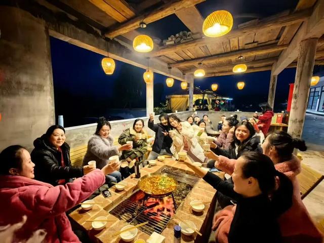 南川金佛山178喊你过年啦！刨猪汤+乡村运动会，快乐值拉满