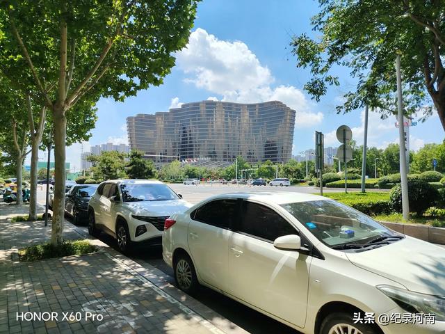 三线城市商丘市中心城区第一个也是唯一个五星级酒店信华建国酒店