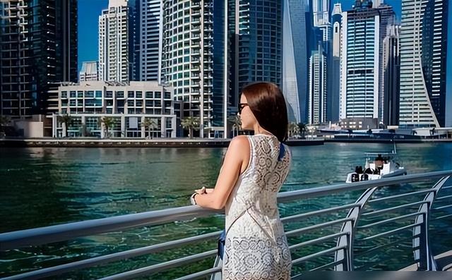迪拜富婆来中国游玩，回国三天后坦言：阿联酋跟中国差距一目了然