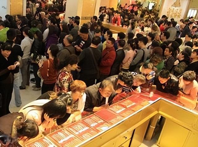 2025年黄金价格逻辑全解析