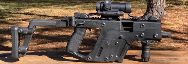 SCAR系列步枪宣布停产！哪些“世界名枪”原来都是被游戏捧红的？