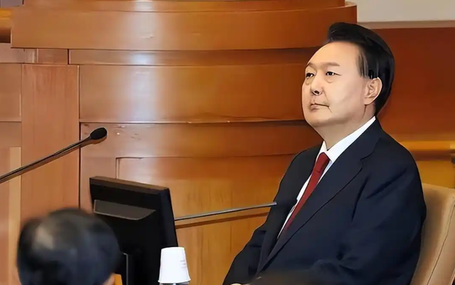 吃完了酒席，李在明启程离京，临走前终于对华改口	，一个时代告终