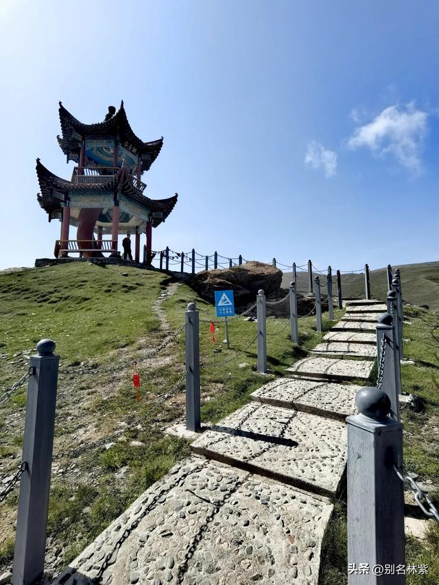 自驾新疆，从哈密到阜康，分享一条小众路线，车少景美（1）