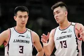 泪目！郭艾伦对赵继伟说…别传球给我了！辽宁男篮双子星拆散了图片