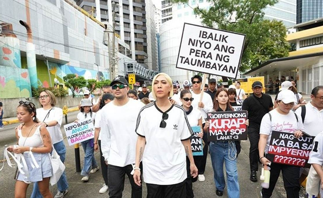 果然 ，马科斯还是栽在“腐败”上，菲警出动，17万菲军力挺民众