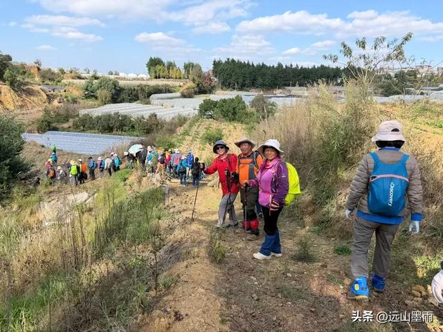 随走呈贡大学城,逛梁王湖、转小土林,感受多彩的秋冬世界,休闲