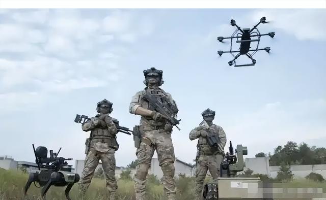 中印边境无人哨兵上岗，印度人笑它是稻草人，军方却笑不出来