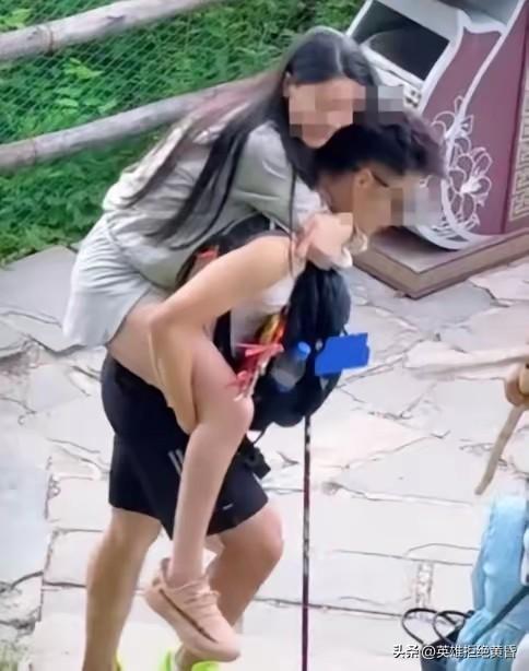 游客要的是“安心”，不是“亲密”：陪爬服务该醒醒了