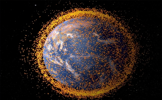太空危机四伏，中国空间站连遭撞击，神舟二十号冒险加防背后真相