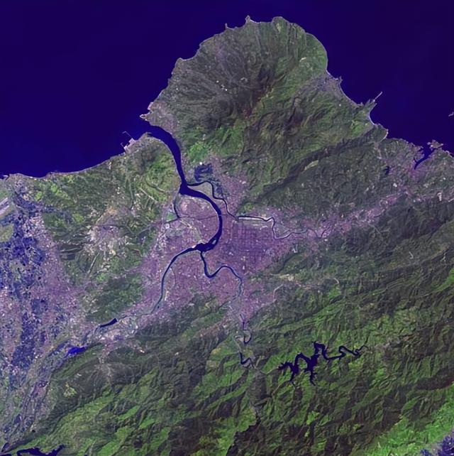 美国超大规模对台军售，或触碰“第二条红线”