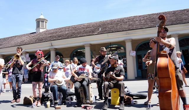 揭开古巴神秘面纱：游人必去的五个历史地标与趣味活动