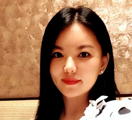 李湘没想到，释永信刚塌房，自己就因一张“黑丝短裙照”被牵连了