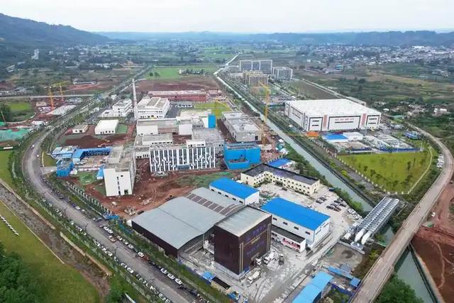 双面乐山:一座文化旅游和先进工业交相辉映的城市