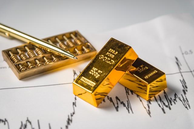 金价暴跌后能抄底吗？当今普通人应该如何避免“理财”陷阱？