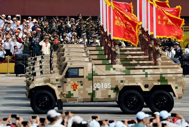 北京大阅兵后，外媒收到最新情报，美国为中国准备了12个秘密武器