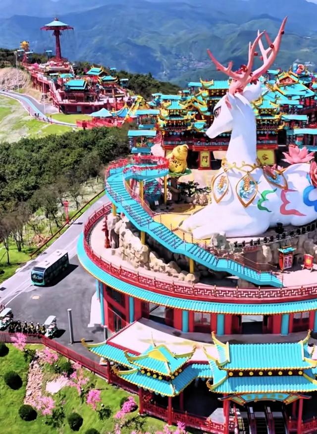 安吉云上草原：江浙沪2h直达！海拔1168米的秋日童话秘境。