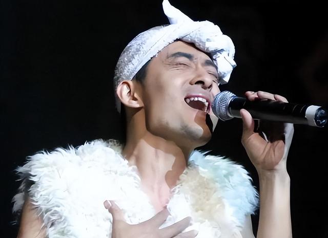 事实证明，“失踪”9年的歌手阿宝，早已走上了一条“不同的路”