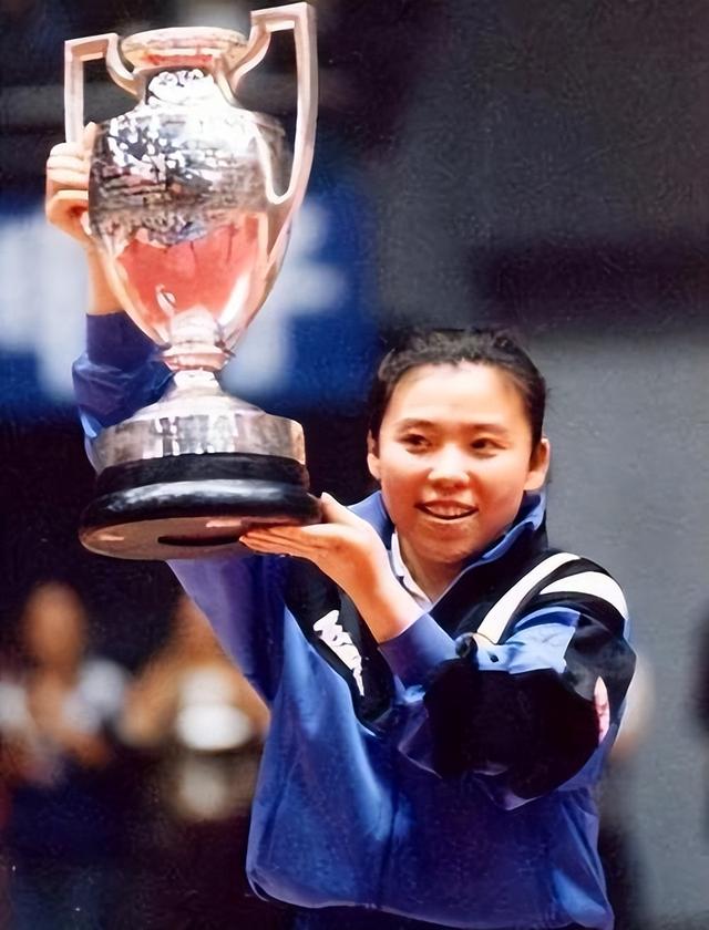 涉贪腐被带走、败光20亿	、移民改国籍，邓亚萍身上的谣言太离谱