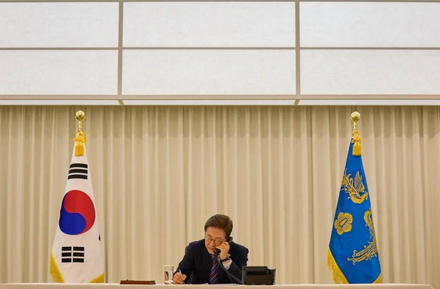 特朗普李在明互相“讨要”礼物