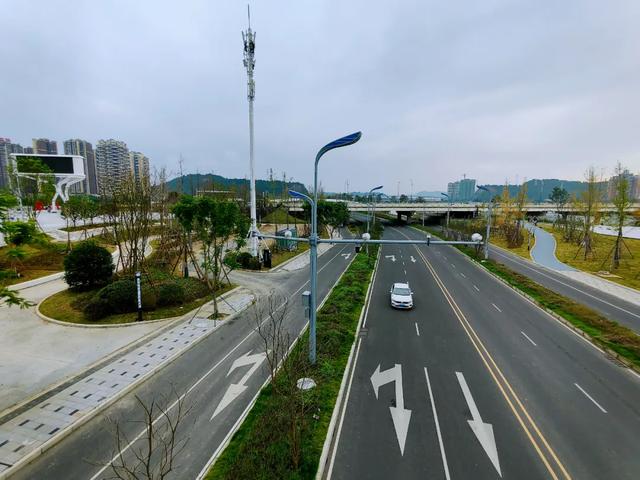 带娃圣地+1,射洪这个新广场好安逸!