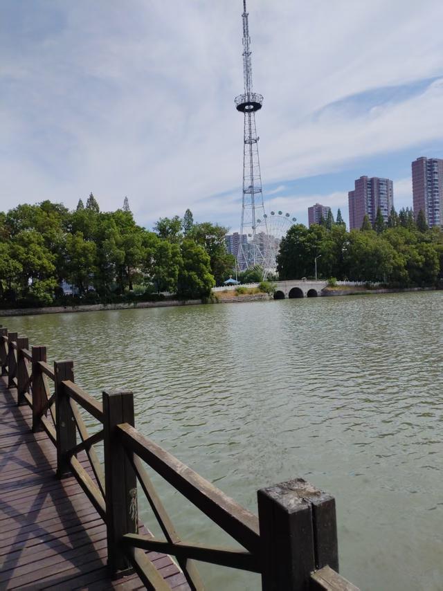 天净沙·天门东湖行/伍全山