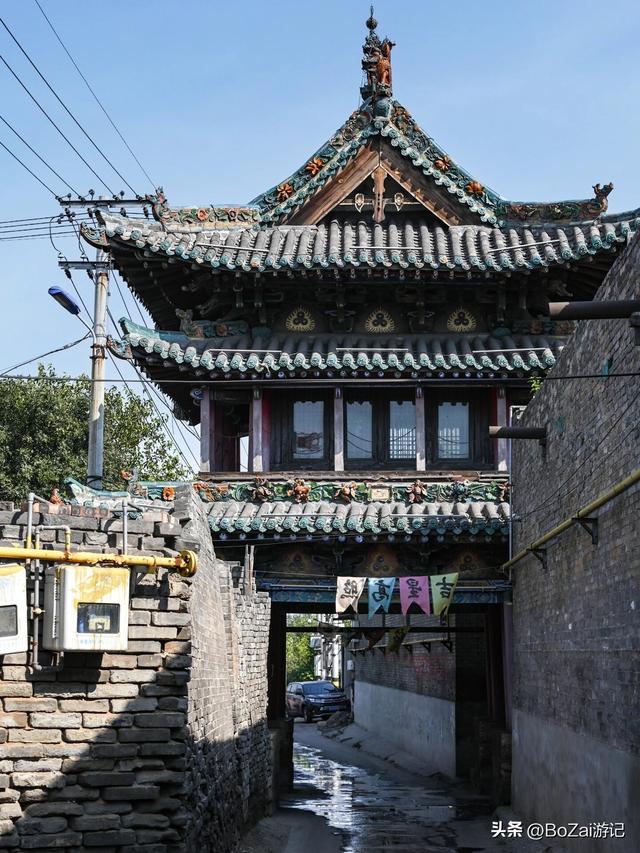 介休乡村封神，500年琉璃镇河楼，小巧却藏大招