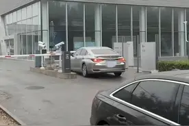 天津最大奥迪4S店回应闭店：资金链断裂引发连锁反应图片