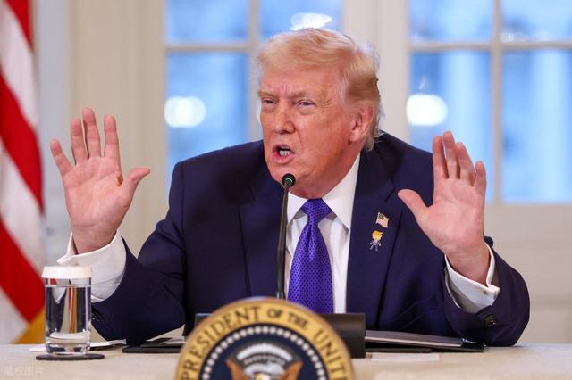 沉寂24小时后，特朗普乖乖放人了，中国军舰出动	，传递了哪些信号