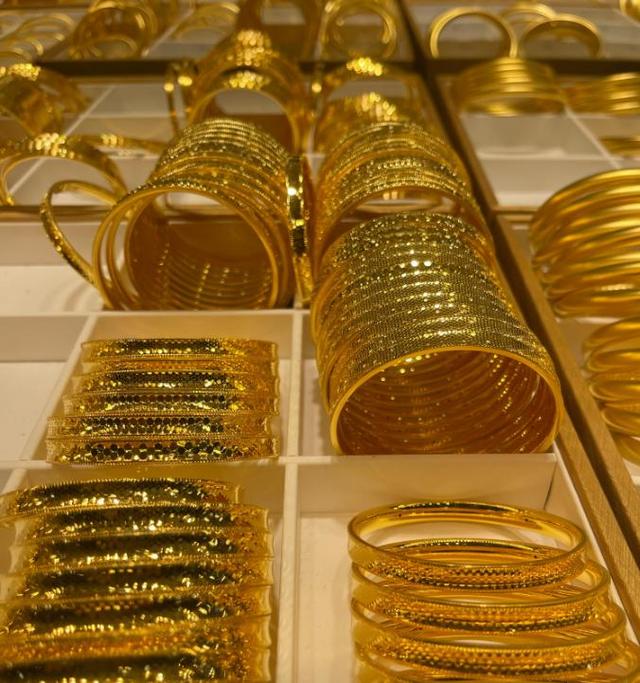 买黄金的注意！11月黄金新政落地，行家都在用的三种配置法！