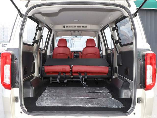 还看五菱宏光V?优惠多、空间大、动力强的风光380值得考虑 还看五菱宏光V?优惠多、空间大、动力强的风光380值得考虑