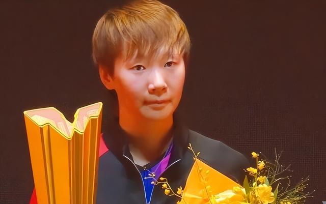 王曼昱获得双冠军才两天，饭圈就来了 她和孙颖莎一个举动破除流言