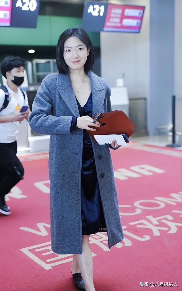 没想到一脱未成名，嫁普通丈夫8年，43岁万茜靠演女大佬终于红了