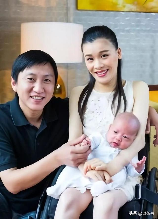 体操名将桑兰现状：瘫痪15年后嫁经纪人，婚后被丈夫和儿子宠上天