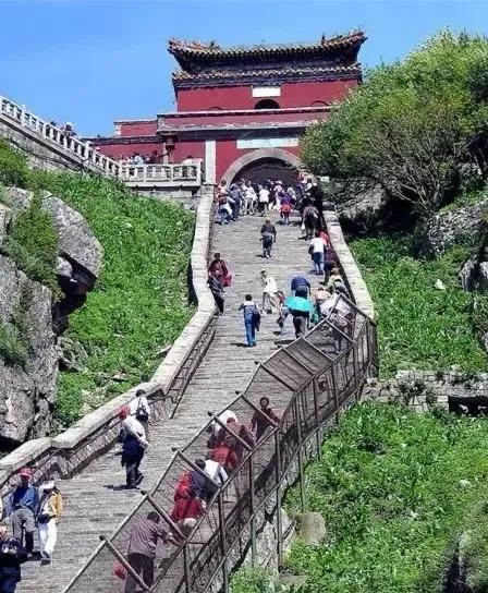 山东旅游实用攻略，十个精华景点，不能错过