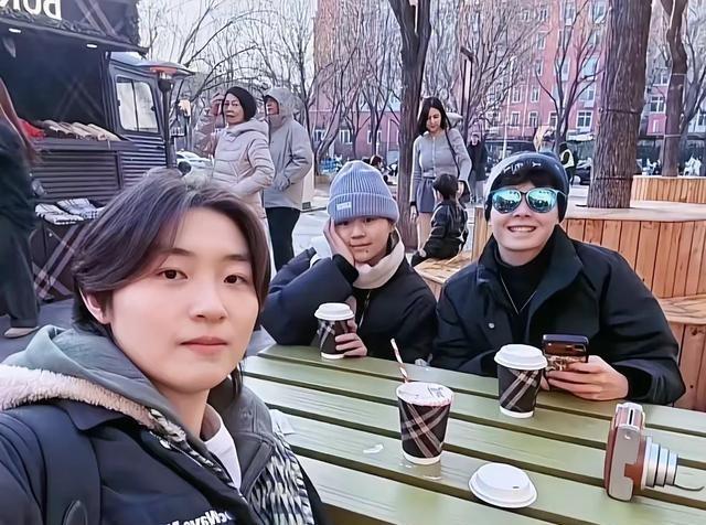 全红婵重返国家队，和陈艺文司雅杰开心聚餐，陈若琳没骑电车接她