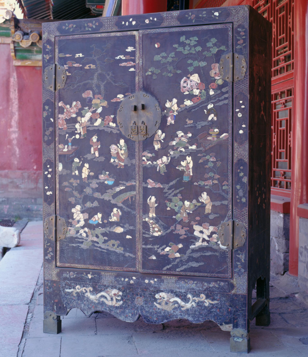 百寶嵌:傳統(tǒng)家具上的“珠寶設(shè)計(jì)” 百寶嵌:傳統(tǒng)家具上的“珠寶設(shè)計(jì)”