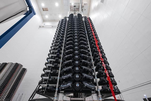 马斯克对华切割加速！SpaceX要求供应商：不准用中国人，中国零件