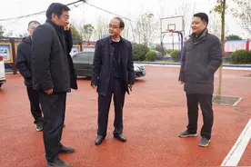 南阳投资集团董事长刘九利一行赴新野县开展定点帮扶“暖冬”行动图片