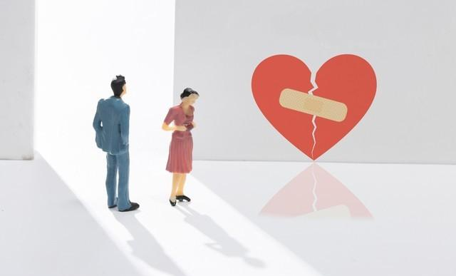 心理学：大多数夫妻关系变坏，不是性格不和，而是三个原因作祟