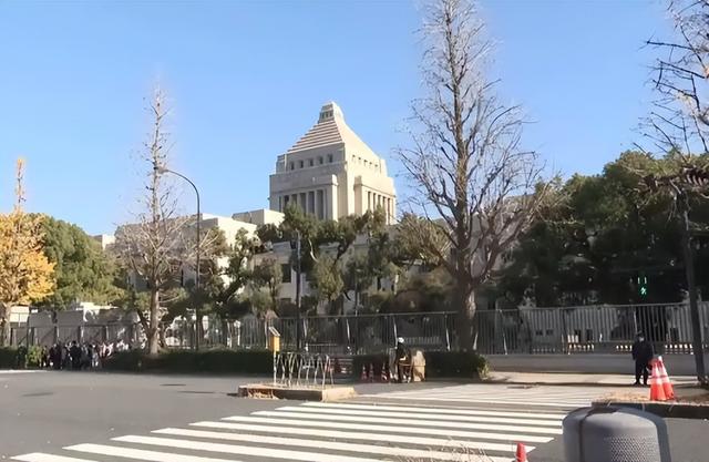 日本拥核试探再升级！碰瓷中美找借口	，内外反对能否拦住危险脚步
